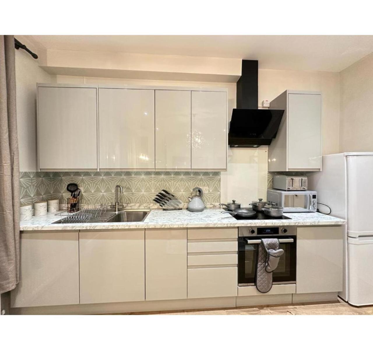 F2- Beautiful 1 Bed Flat Near Edgware Road Station Apartment London